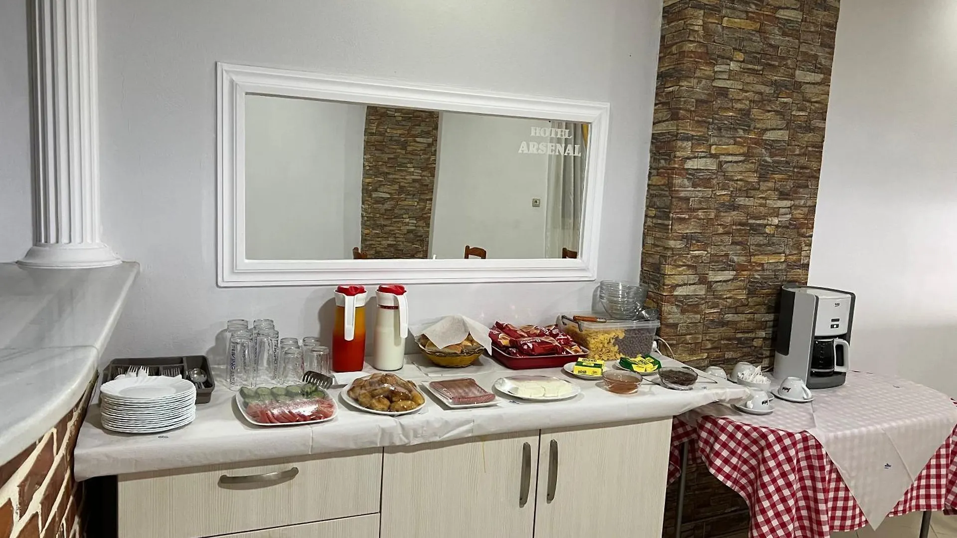Hotel Arsenal Ksamil